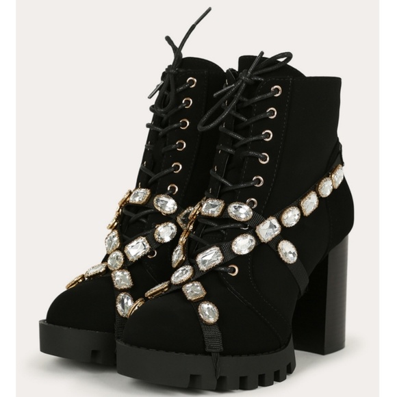๐๐๐จ๐ฉ ๐๐๐ฏ๐ 6 ๐ค๐Detachable Embellished Strap Boot - BLACK - Picture 9 of 10